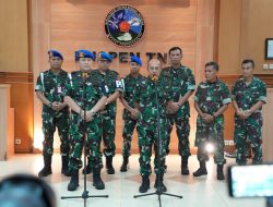 Kapuspen TNI : Pencopotan Banner Foto Capres Ganjar Pranowo di Lahan TNI Sesuai Prosedur Demi Jaga Netralitas