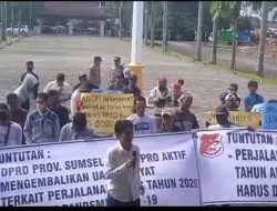 LSM KPK Nusantara Orasi di Depan DPRD Provinsi Sumsel