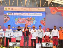 H. Herman Deru, Gubernur Sumsel Membuka Festival’ Danau Rayo