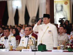 Menhan Prabowo ke Kadet Mahasiswa UNHAN RI : Cari Solusi Atasi Kesulitan Rakyat