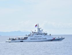 KN Kuda Laut-403 Bakamla RI Sailing Pass di Hari Nusantara