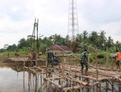 Penuhi Harapan Warga, Satgas TMMD ke-119 Kodim 0401/Muba Buatkan Jembatan Komposit