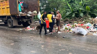 Jumat Berbagi Polda Jambi Bagikan Nasi Bungkus ke Warga