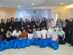 IKWI Pusat Berbagi Bersama di Bulan Ramadhan, 300 Paket Sembako dan Alat Sholat Diserahkan ke ABK dan Anak Yatim