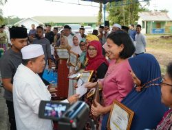 Malam Ke-12 Ramadhan, Gubernur Al Haris Tarawih di Desa Malapari