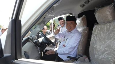 Gubernur Jambi H Al Haris Serahkan Bantuan Ambulance Untuk RS DKT Kerinci