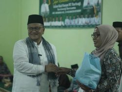 Ramadan Berbagi Menuju Kota Jambi Bahagia, H. Maulana Bagikan Paket Sembako Kepada Warga Kenali