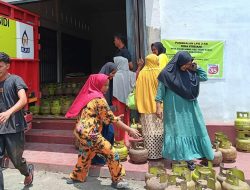 Sambut Idul Fitri 1445 H, Diskoperindag Distribusikan 560 Tabung Gas ke Tabir Barat