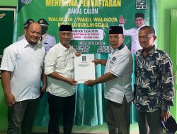 H. Rustam Effendi Ambil Formulir Pendaftaran Balon Cawako di DPC PKB Lubuklinggau