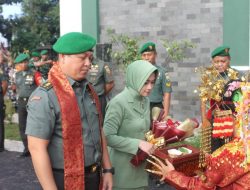 Kodim 0418/Palembang Gelar Tradisi Penyambutan Dandim Baru