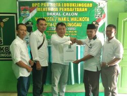 H. ALFARIZAL, SH, MH Kembalikan  Form  Pencalonan Cawako Ke DPC PKB Lubuklinggau