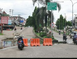 Pemkab Merangin Resmi Tutup Jalan Tergenang untuk Umum, Perbaikan Dalam Proses Izin BPJN