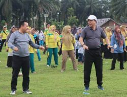 Pj Bupati dan Gubernur Senam Bersama di Desa Sinar Gading, H Al Haris :Siapa Kaos Kakinya Bolong Dapat Hadiah