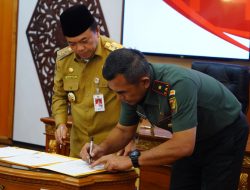 Gubernur Jambi dan Danrem 042/Gapu Gelar Penandatanganan NPHD Pilkada Provinsi Jambi 2024