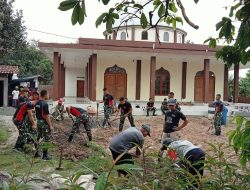 Peringati HUT Ke-57, Yonarmed 15/Cailendra Gelar Karya Bakti di Tempat Ibadah