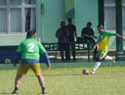 Bermain Sepakbola Bersama Danrem 042/Gapu, Pengalaman Luar Biasa Bagi Wartawan di Jambi