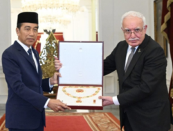 Presiden Jokowi Terima Penghargaan Tertinggi dari Palestina atas Dukungan terhadap Hak Kemerdekaan