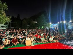 Seru luar Biasa, Milenial Padati Nobar Indonesia vs Australia di Posko Pemenangan Rumah Besamo Haris-Sani