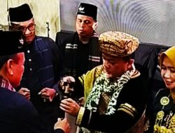 Al Haris Dianugerahi Gelar Adat Sutan Rajo Alam Nan Kuniang Oleh LKAAM Pariaman