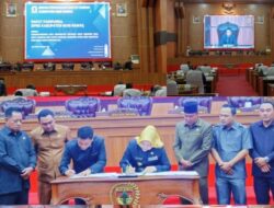 Rapat Paripurna, Bupati  dan DPRD Mura Sepakati KUA PPAS APBD 2024 Dan 2025