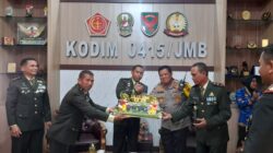 HUT TNI ke-79, Kasdim Jambi Sambut Kapolresta dan Kapolres Muaro Jambi dengan Hangat