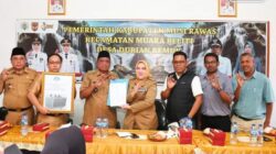 Bupati Musi Rawas Serahkan Bantuan CSR 1 Unit Trafo 50 KVA dari PT. Agro Kati Lama