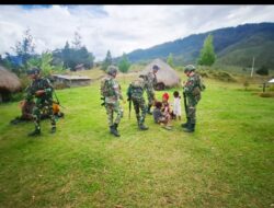 Satgas RI-PNG 641/Bru Anjangsana Di Kampung Napua : Kebersamaan Dalam Tali Kasih Persaudaraan