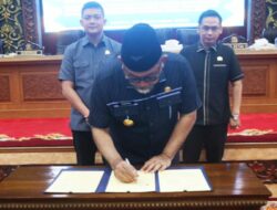 Pjs. Gubernur Sudirman bersama DPRD Provinsi Jambi Sepakati Ranperda Kawasan Tanpa Rokok