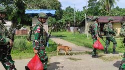 Satgas Yonif 642/Kps, Pos Teluk Arguni Laksanakan Anjangsana Serta Beri sembako di Kampung Bofuwer