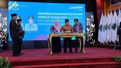 Gubernur Jambi H Al Haris Saksikan Para Kepala OPD Pemprov Jambi Tandatangani Perjanjian Kinerja 2025