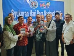 Keakraban Warnai Buka Bersama dan Peluncuran Buku Pernak Pernik HPN 2025