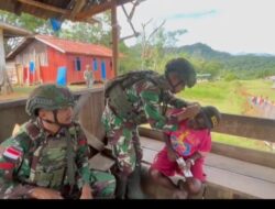Satgas Yonif 642/Kps Berikan Bantuan Yankes