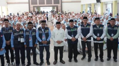 Lepas Kloter Terakhir, Pesan Gubernur Al Haris ke Petugas Haji: Laksanakan Tugas dengan Baik, Layani dan Kawal Jemaah dengan Benar