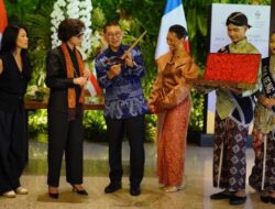 Sambut Menbud Prancis di Borobudur, Fadli Zon Resmikan Borobudur Cultural Center dan Tampilkan Pameran Peradaban Nusantara