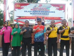TNI – Polri Gelar Olahraga Bersama di Mapolda Jambi, Wujud Soliditas Jelang Hari Bhayangkara Ke-79