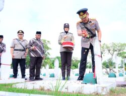 Kapolda Jambi Pimpin Ziarah Rombongan di TMP Satria Bhakti