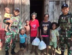 Sentuhan Hati di Tanah Papua, Satgas Yonif 642/Kps Berikan Sembako Untuk Warga