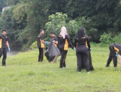 Sambut HUT Bhayangkara ke-79, Polres Jember Gelar Aksi Bersih Sungai Bedadung