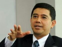 NEGARA DALAM CENGKRAMAN OLIGARKI