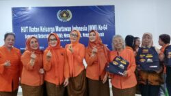 Pengurus IKWI  Pusat Rayakan HUT Ke-64,Bagikan 100 Paket Sembako ke Warakawuri