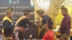 Tradisi Melayu Riau, Kapolri Jenderal Pol Listyo Sigit Prabowo Terima Anugerah Adat Ingatan Budi