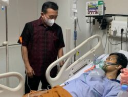 Peduli, Gubernur Al Haris Besuk dan Bantu Oki Yusmika Atlet Taekwondo Penderita Kanker Tulang di RS Fatmawati Jaksel