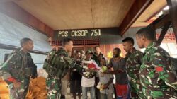 Kami Sahabat yang Baik, Masyarakat Distrik Oksop bahagia berkunjung ke Pos TNI