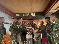 Kami Sahabat yang Baik, Masyarakat Distrik Oksop bahagia berkunjung ke Pos TNI