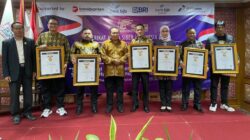 Puluhan Tokoh Nasional Raih Anugerah Sahabat Pers dan Pin Emas Dalam Konvensi Nasional SMSI