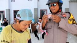 Operasi Beras Murah,  Polisi Dermawan Ini Gratiskan Untuk Kaum Dhuafa