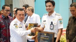 Gubernur Al Haris Serahkan Paritrana Award, Dorong Perlindungan Ketenagakerjaan yang Merata