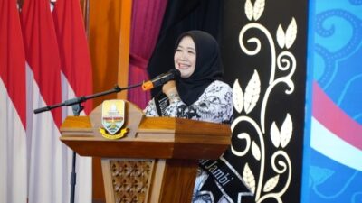 Hj. Hesti Haris: Ibunda Guru Pilar Moral Pendidikan Holistik di Provinsi Jambi