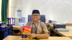 MENEMBUS BATAS  KEMISKINAN LEWAT PENDIDIKAN